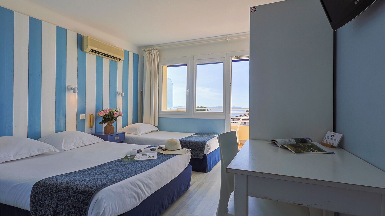 Photo of Bedroom in Cavaliere Beach