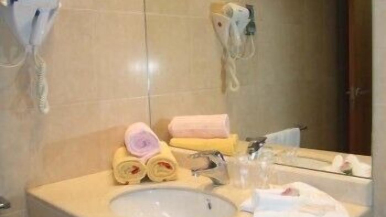 Photo of Bathroom in La Jonquera