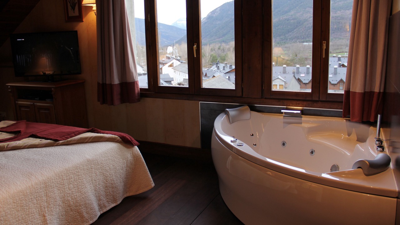 Photo of Bedroom in Broto