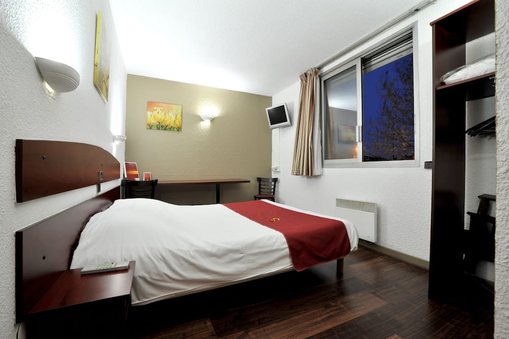 Photo of Bedroom in Secteur 3