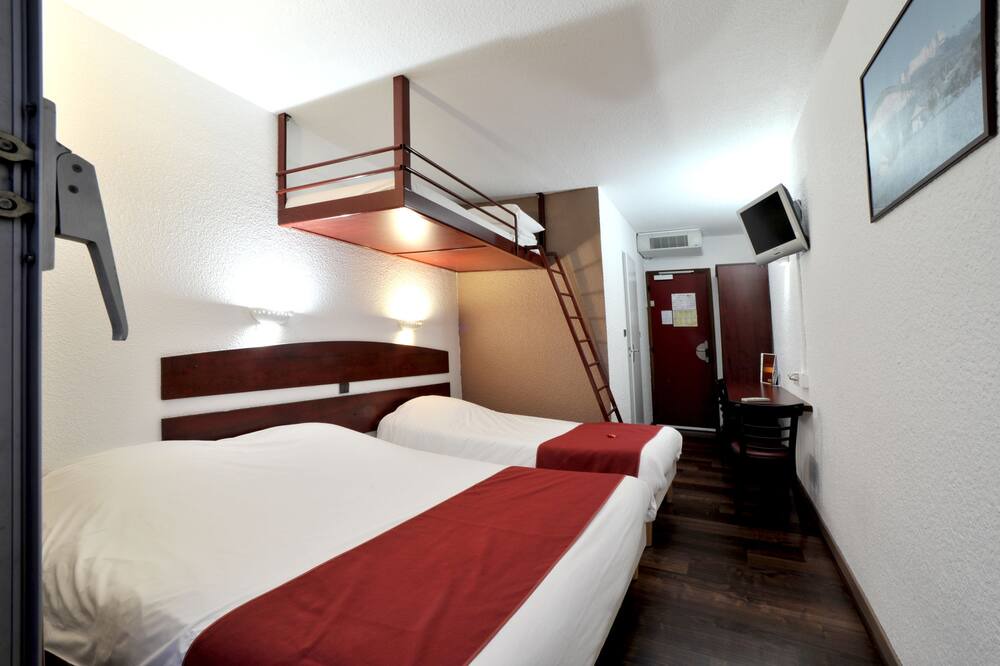 Photo of Bedroom in Secteur 3