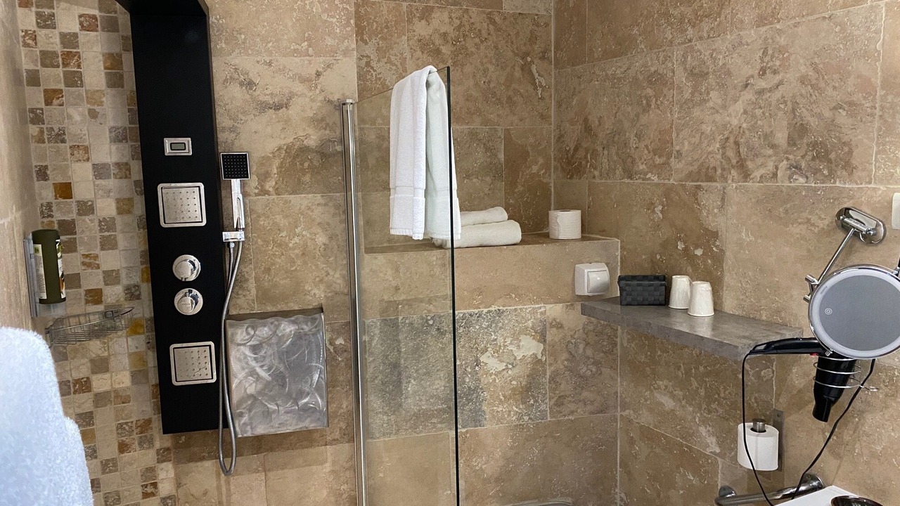 Photo of Bathroom in Bellegarde