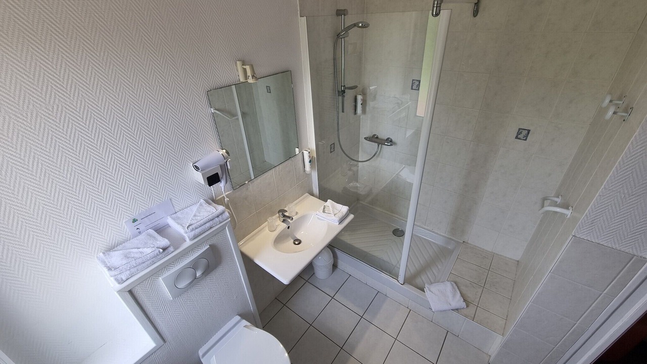 Photo of Bathroom in Medis