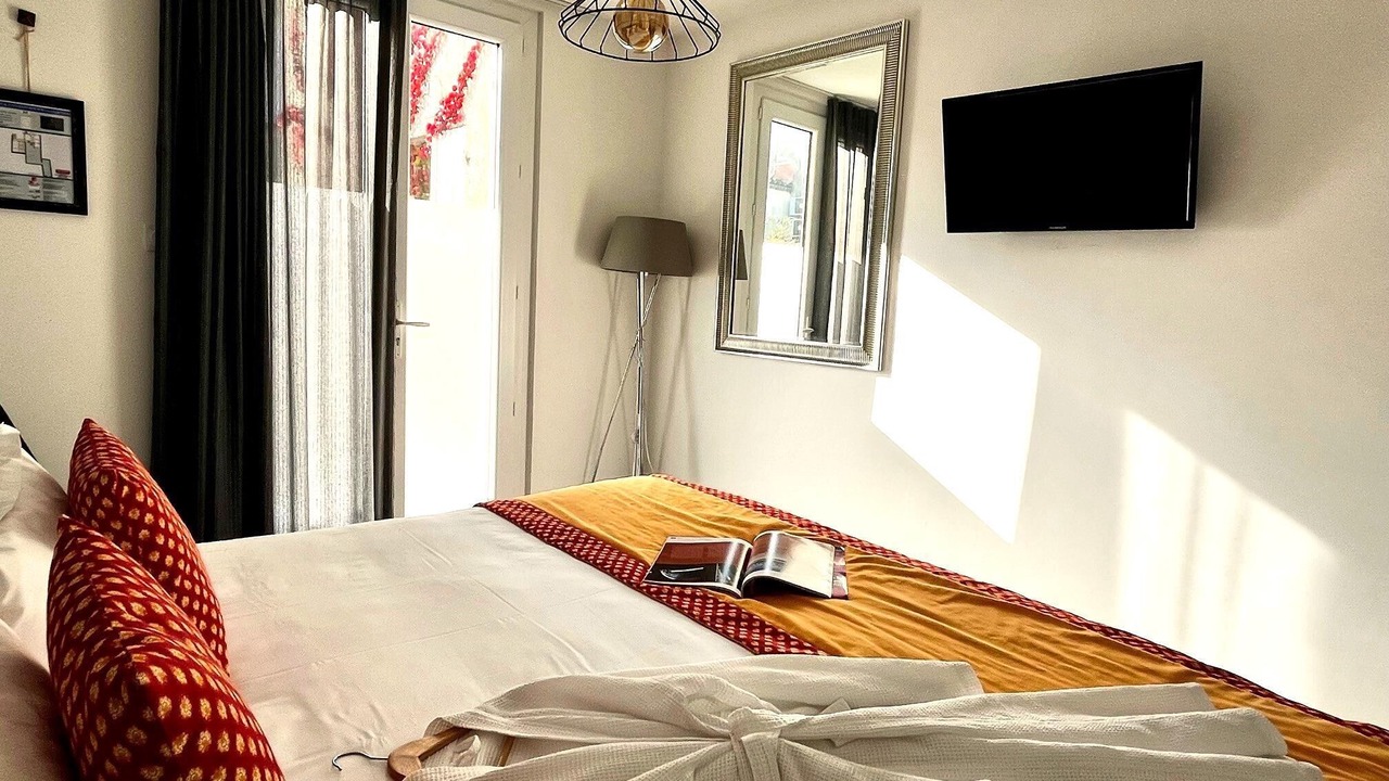 Photo of Bedroom in Aigues-Mortes Medieval City