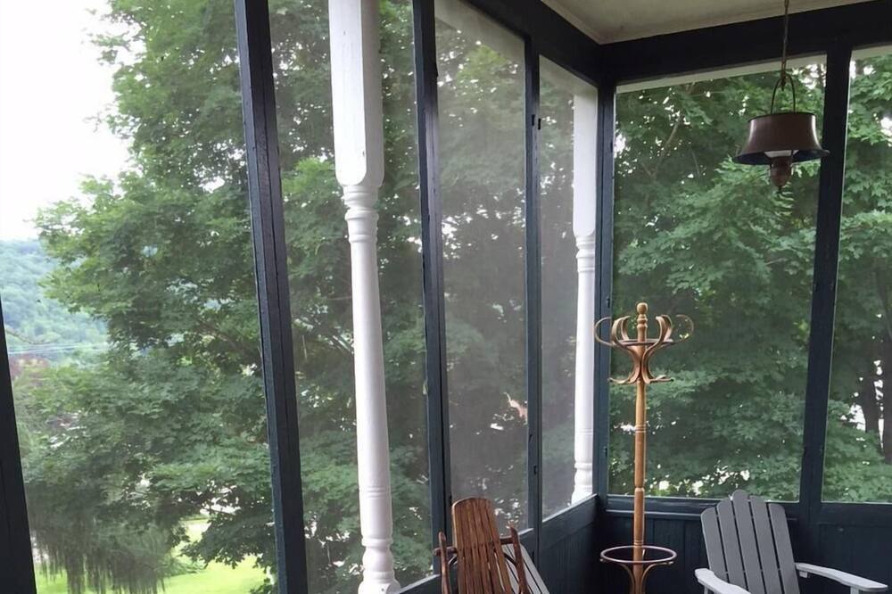 Photo of Patio Balcony in Lansing