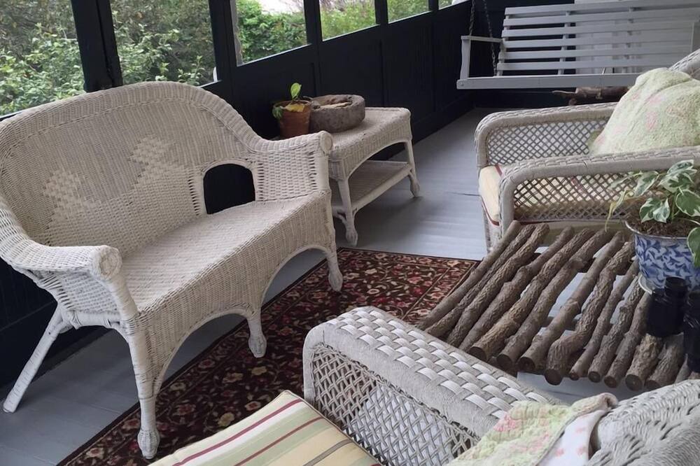 Photo of Patio Balcony in Lansing