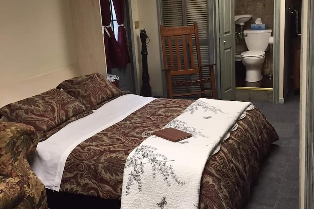 Photo of Bedroom in Lansing