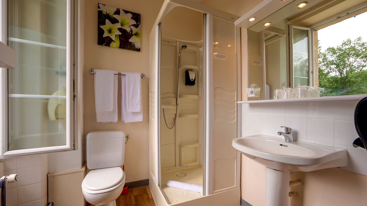 Photo of Bathroom in Douarnenez