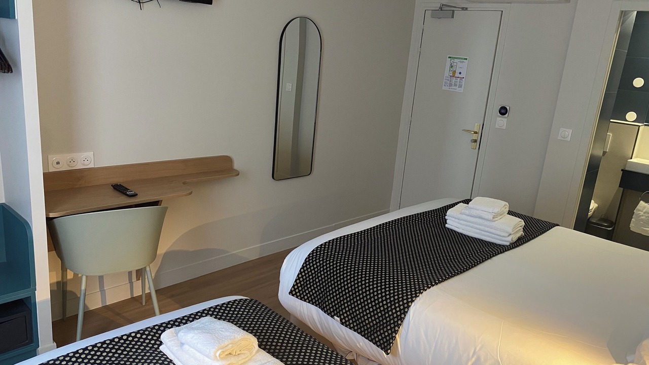 Photo of Bedroom in 10th Arrondissement