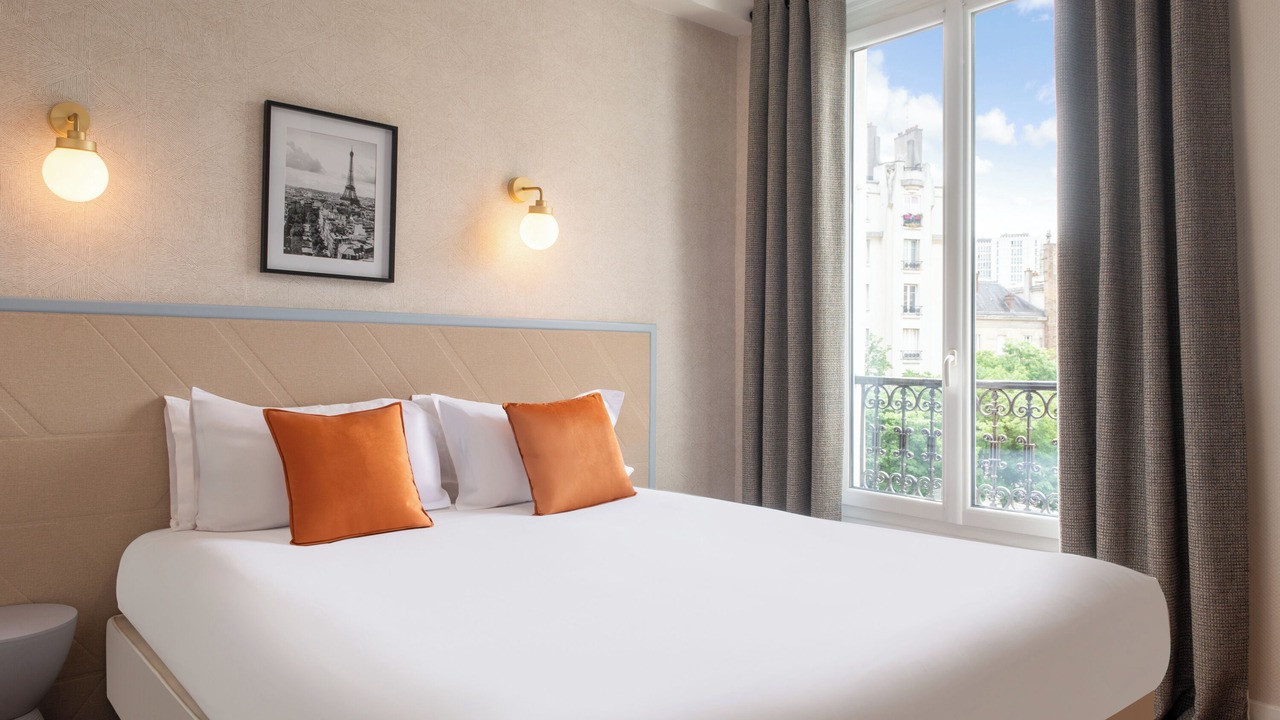 Photo of Bedroom in 13th Arrondissement