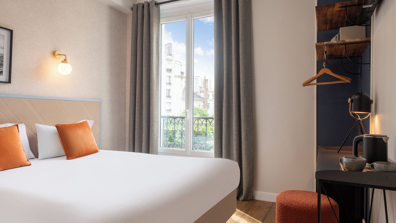 Photo of Bedroom in 13th Arrondissement