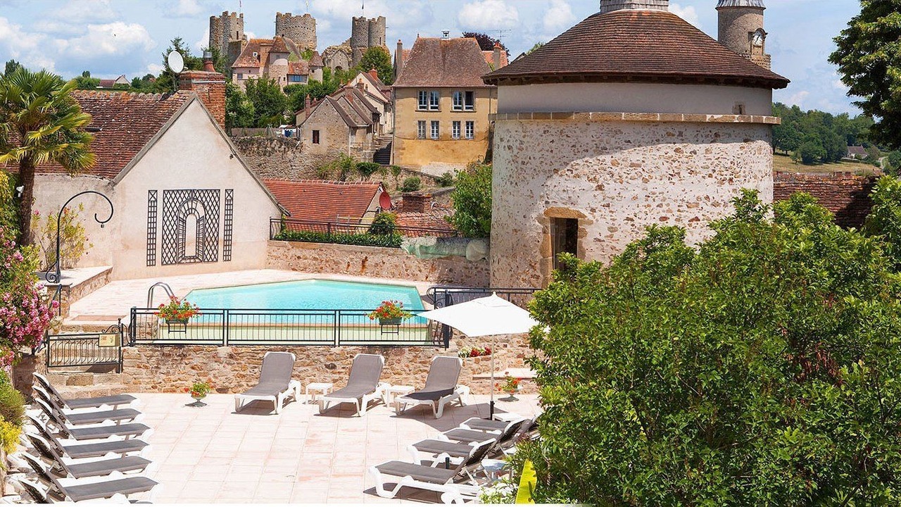 Photo of Buildings in Bourbon-l'Archambault