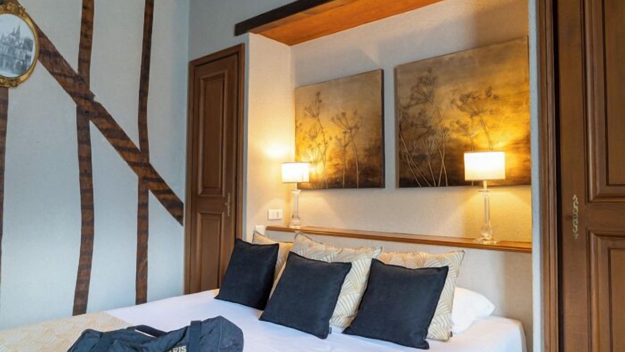 Photo of Bedroom in Bourbon-l'Archambault