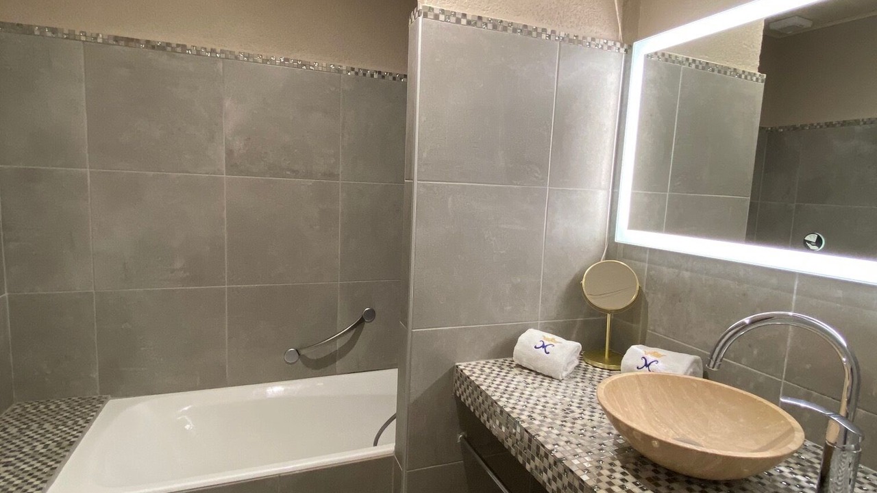 Photo of Bathroom in Bourbon-l'Archambault