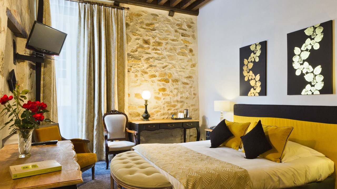 Photo of Bedroom in Bourbon-l'Archambault