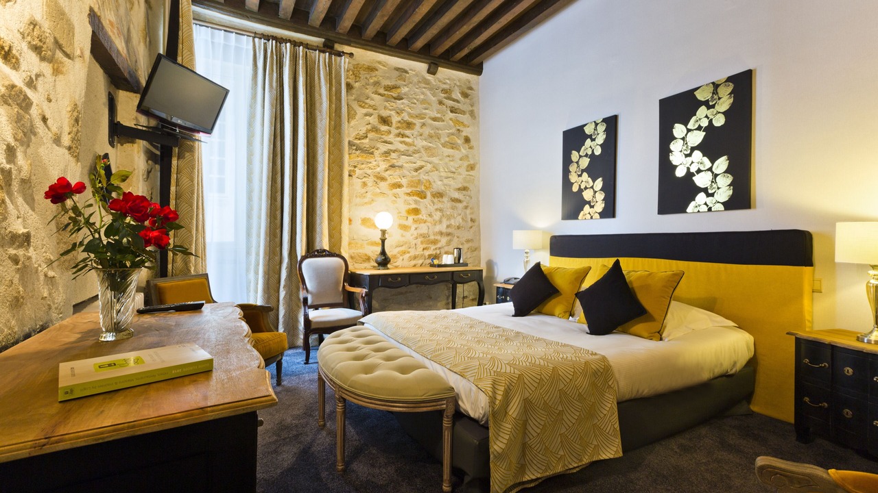 Photo of Bedroom in Bourbon-l'Archambault