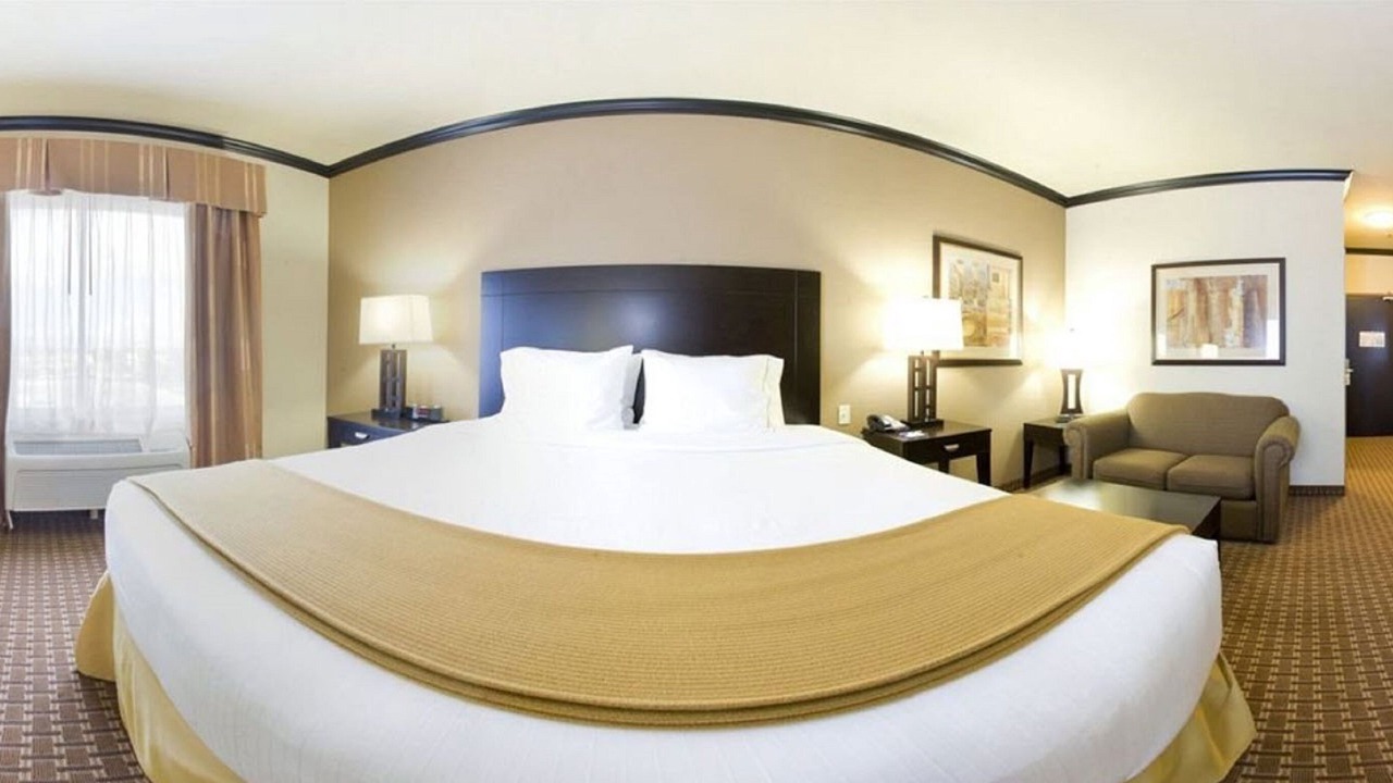 Photo of Bedroom in South Side