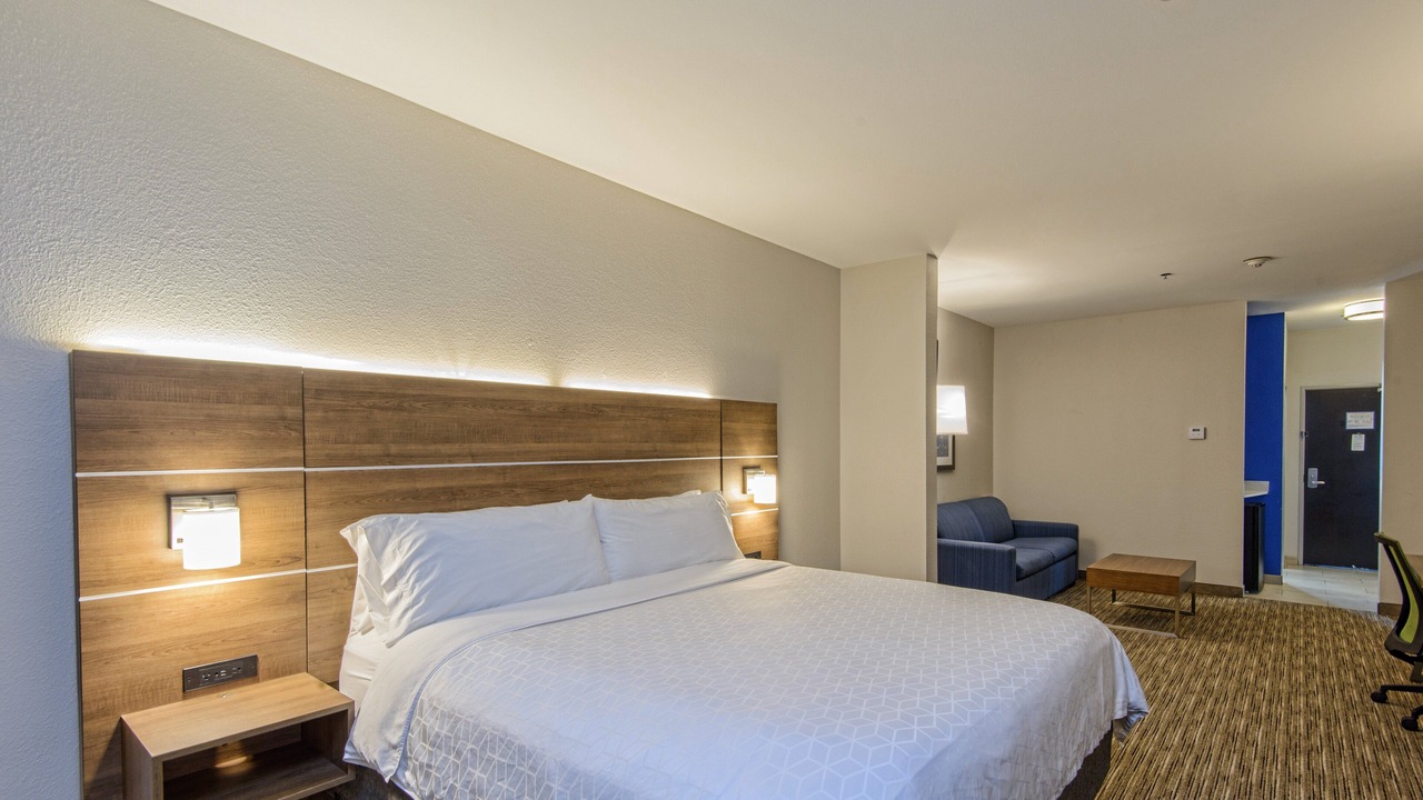 Photo of Bedroom in South Side