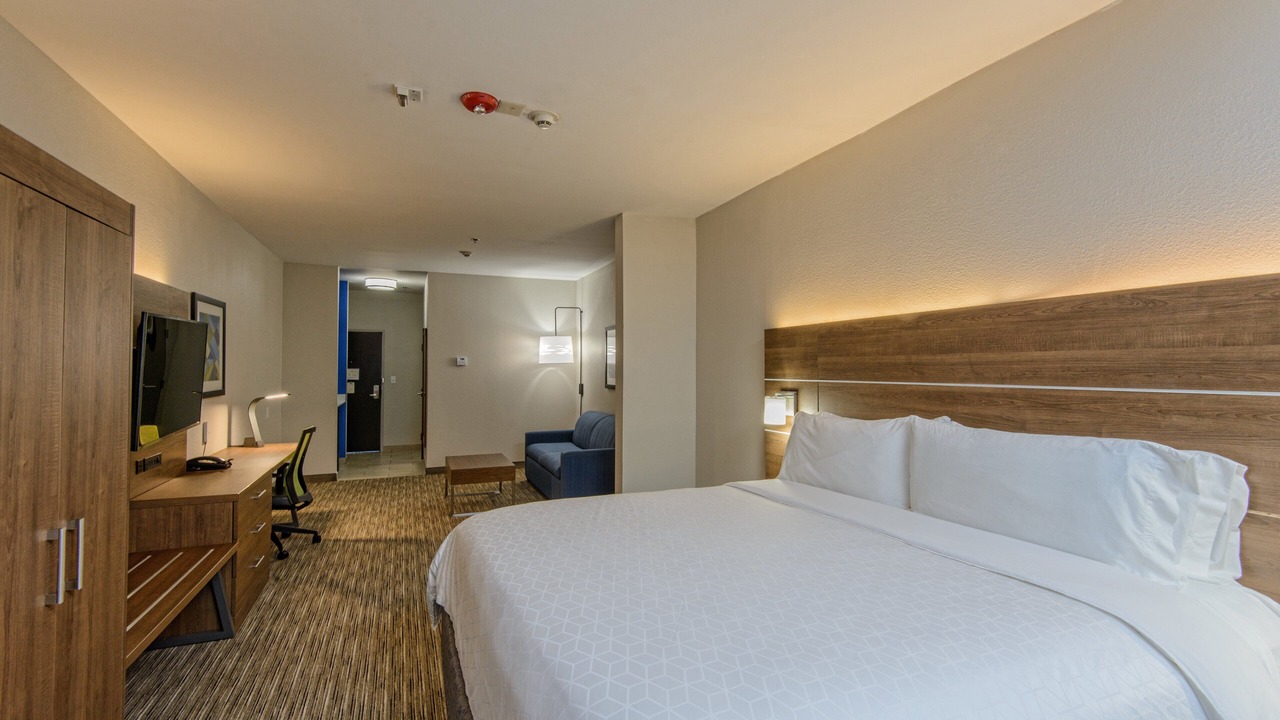 Photo of Bedroom in South Side