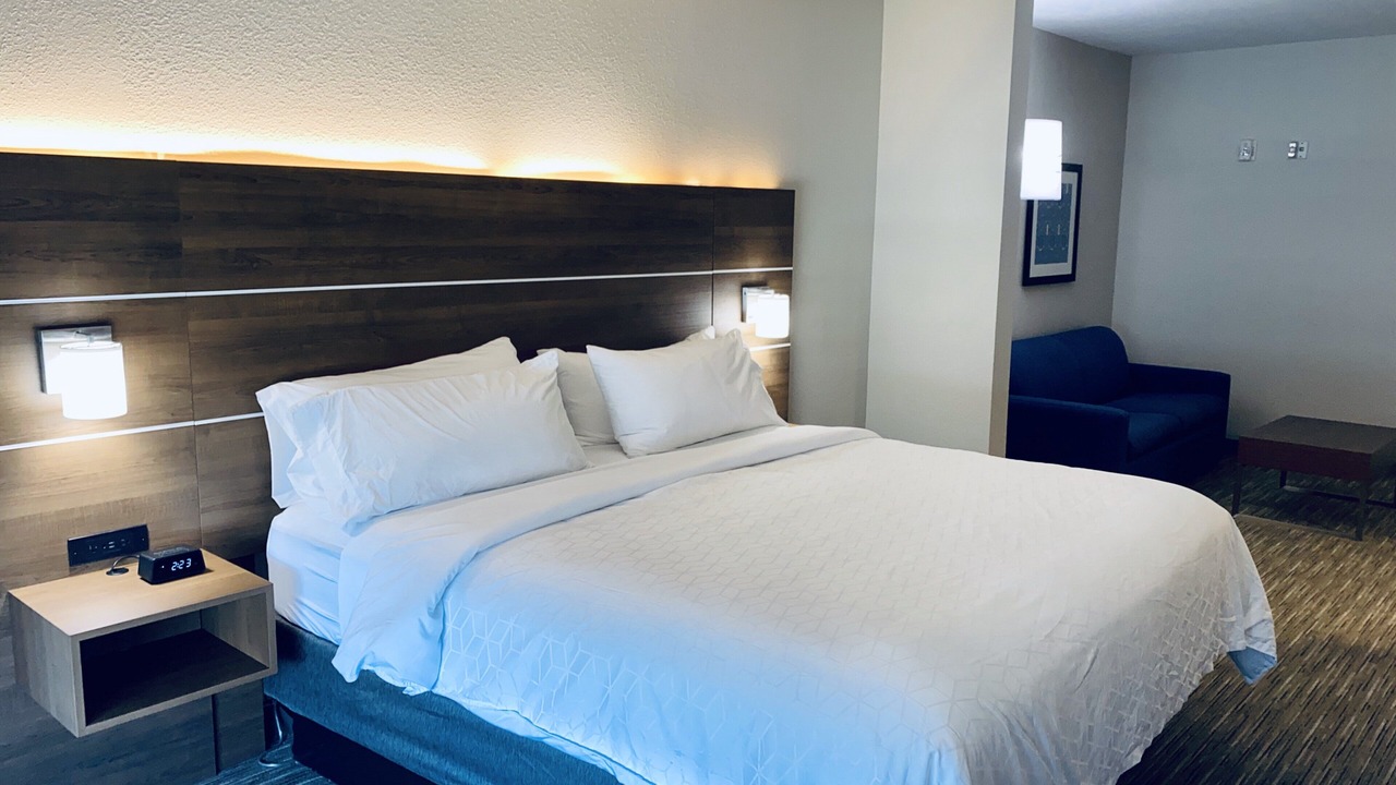 Photo of Bedroom in South Side
