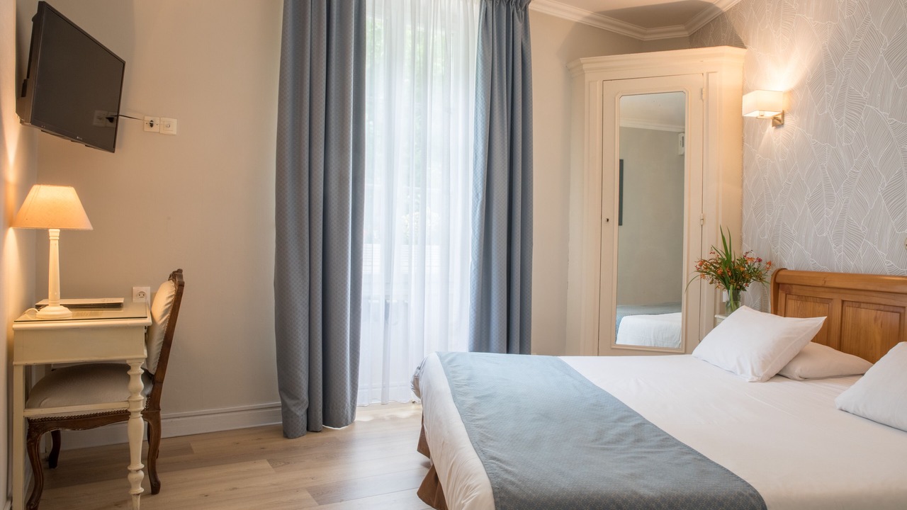 Photo of Bedroom in Chinon