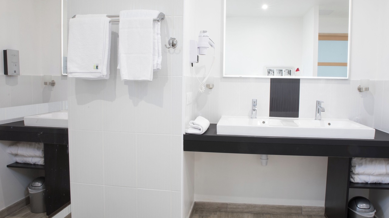 Photo of Bathroom in Chinon