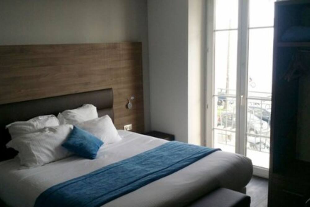 Photo of Bedroom in Les Baumettes