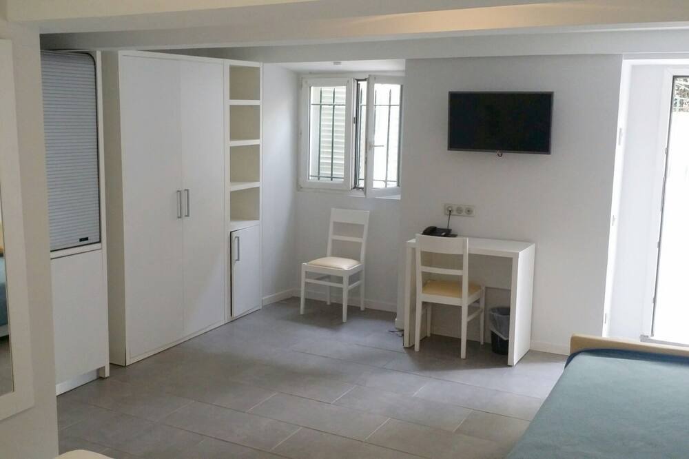 Photo of Bedroom in Les Baumettes