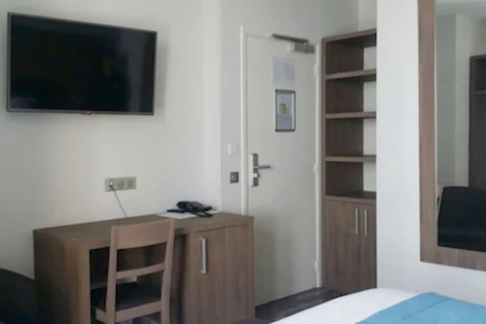 Photo of Bedroom in Les Baumettes