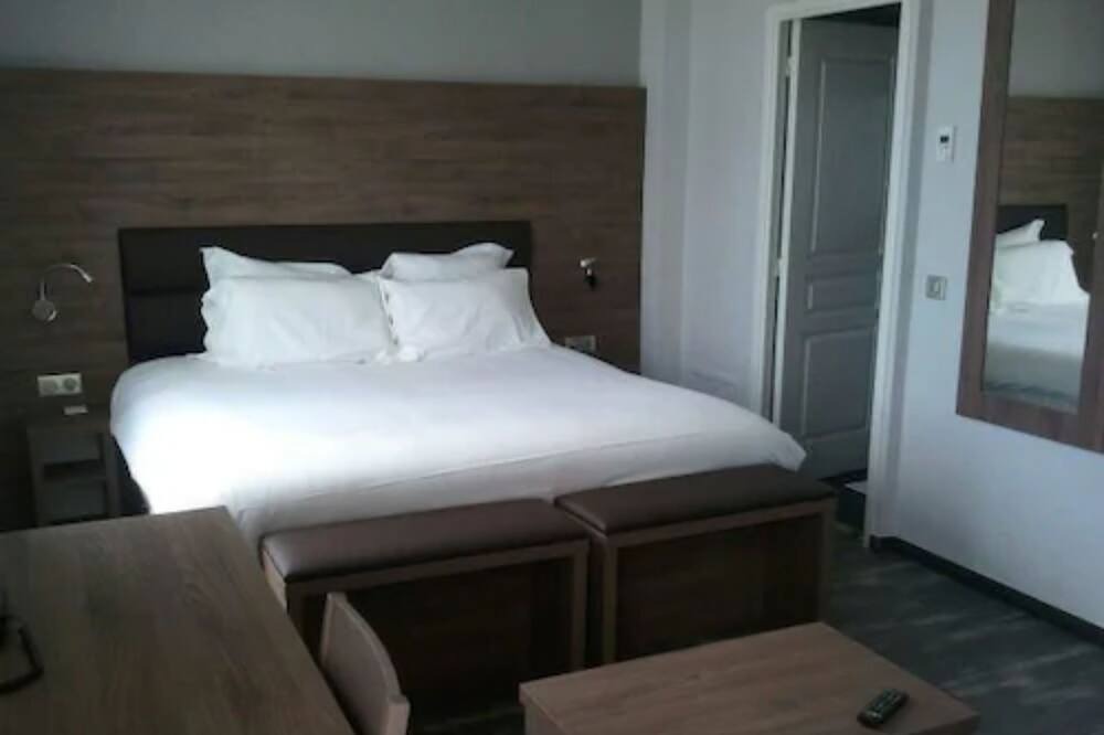 Photo of Bedroom in Les Baumettes