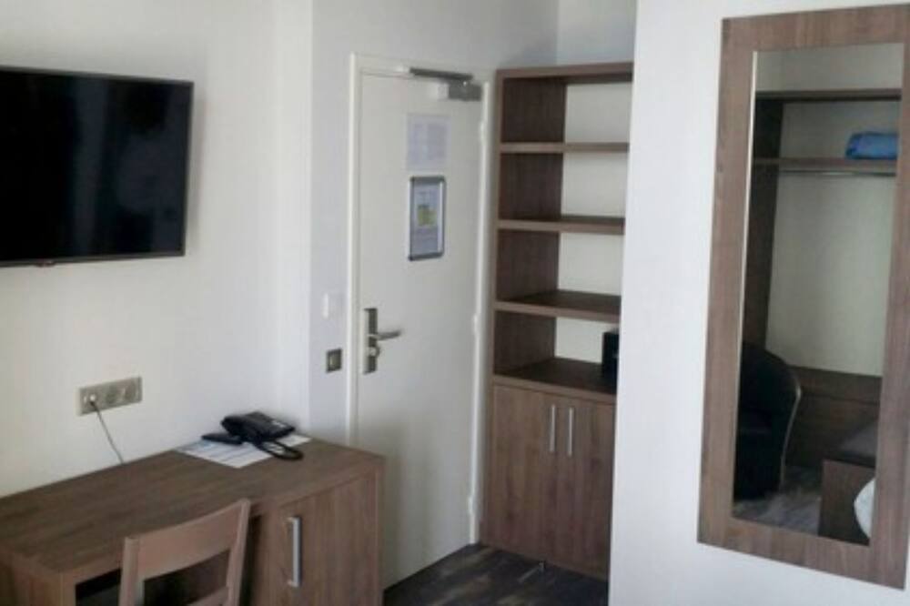 Photo of Bedroom in Les Baumettes