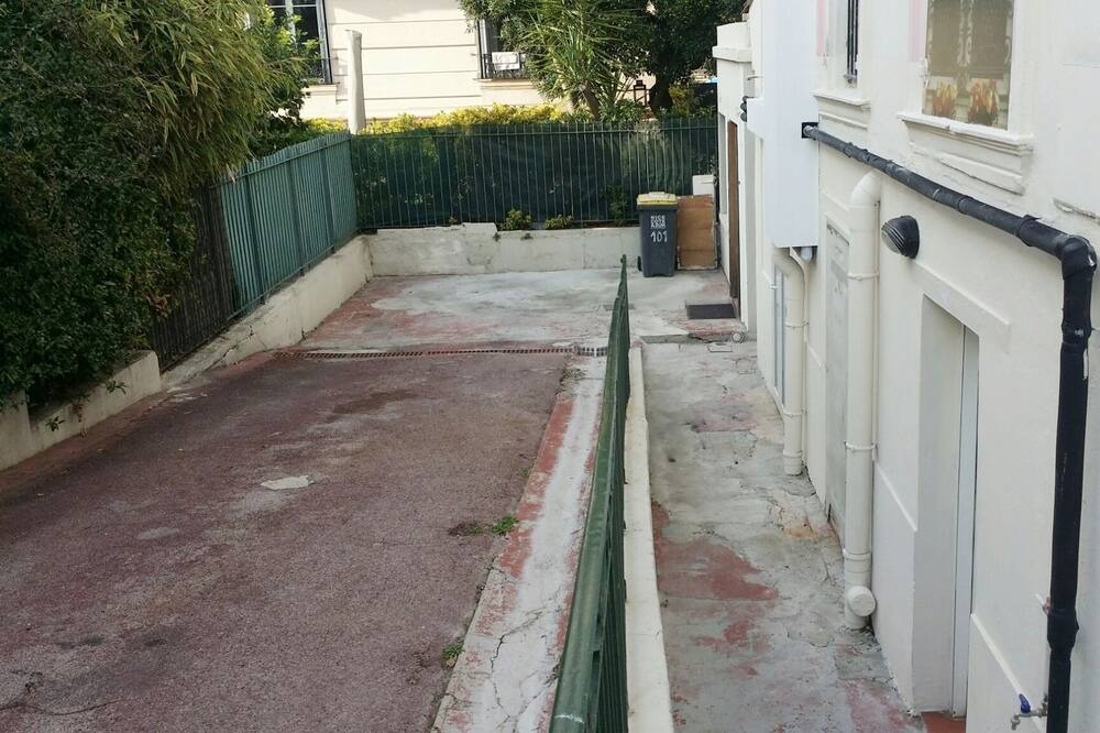 Photo of Bedroom in Les Baumettes