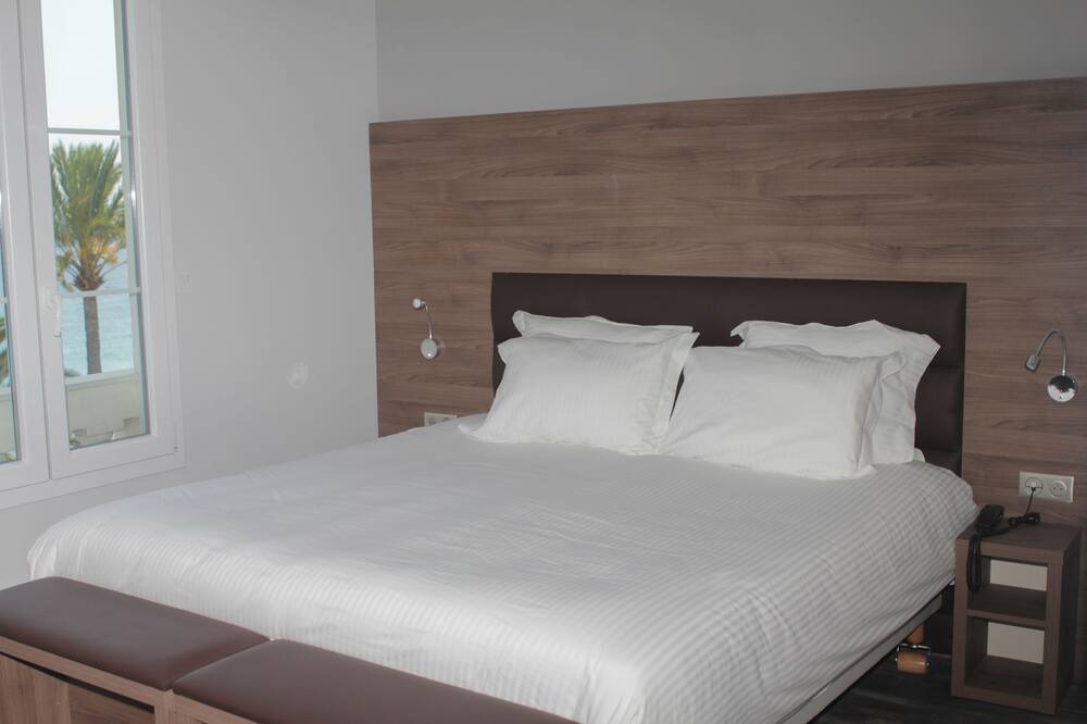 Photo of Bedroom in Les Baumettes