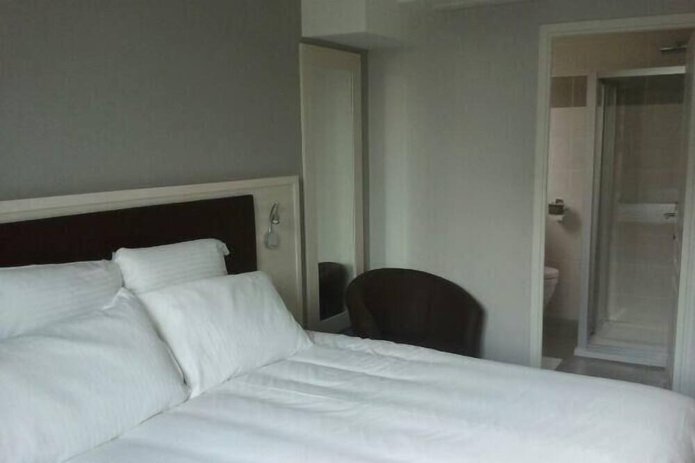 Photo of Bedroom in Les Baumettes