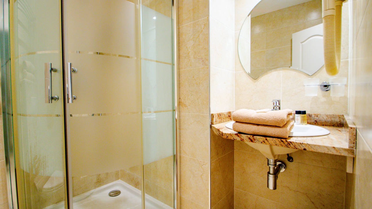 Photo of Bathroom in Vernier