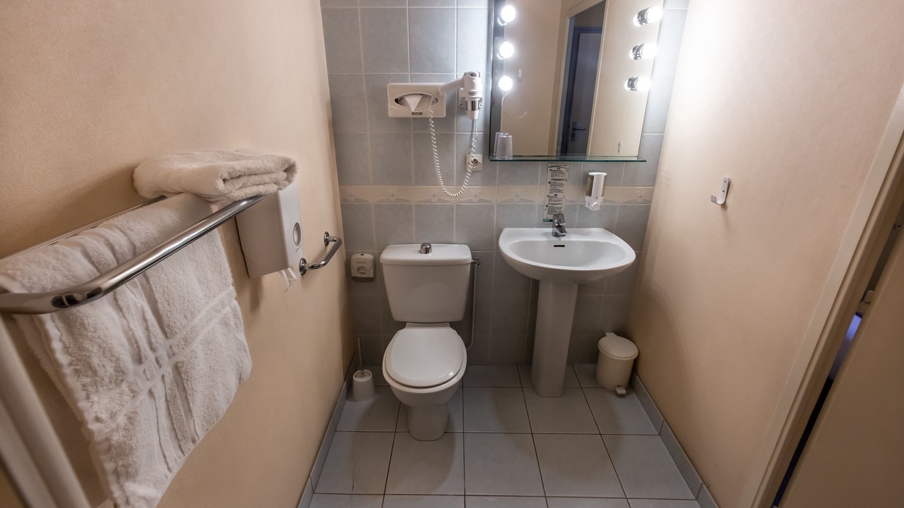 Photo of Bathroom in Downtown Angers