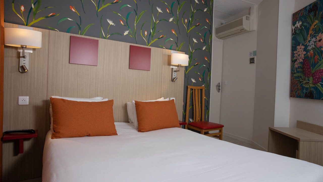 Photo of Bedroom in Downtown Angers