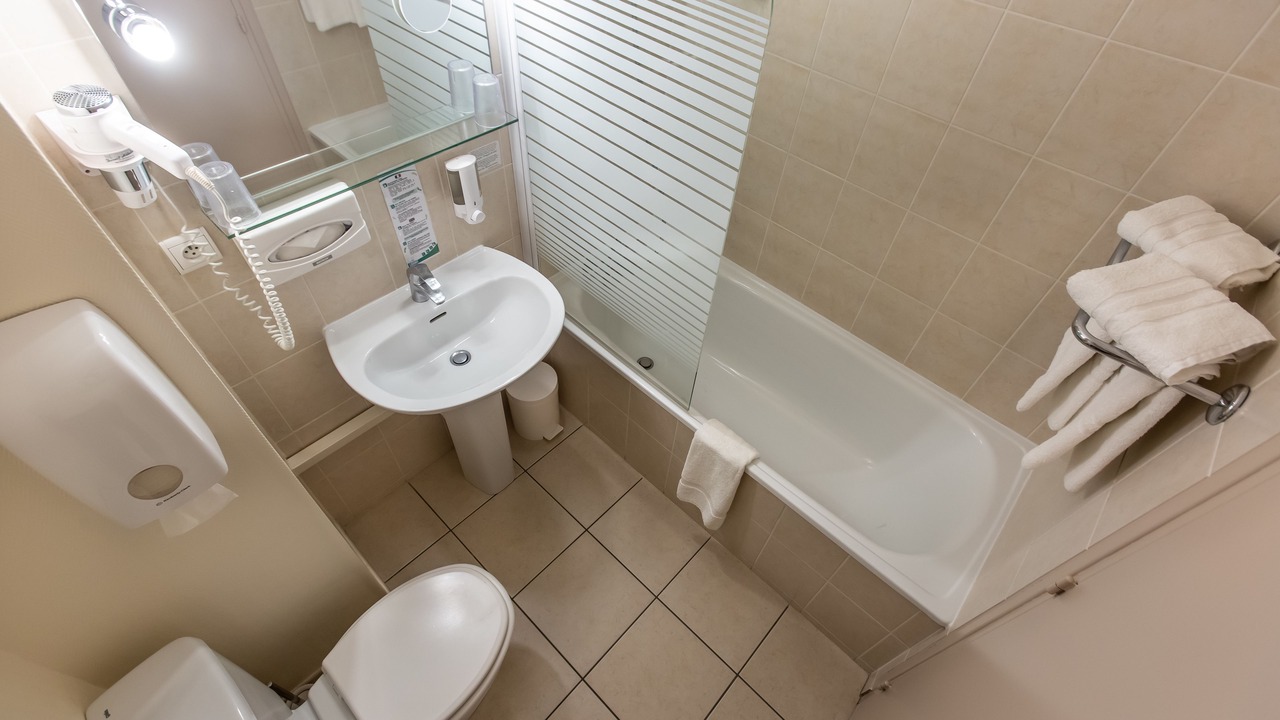 Photo of Bathroom in Downtown Angers