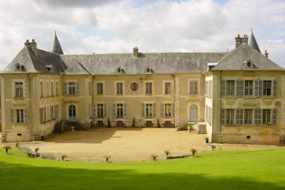 Photo of Outdoor in Sens-Beaujeu