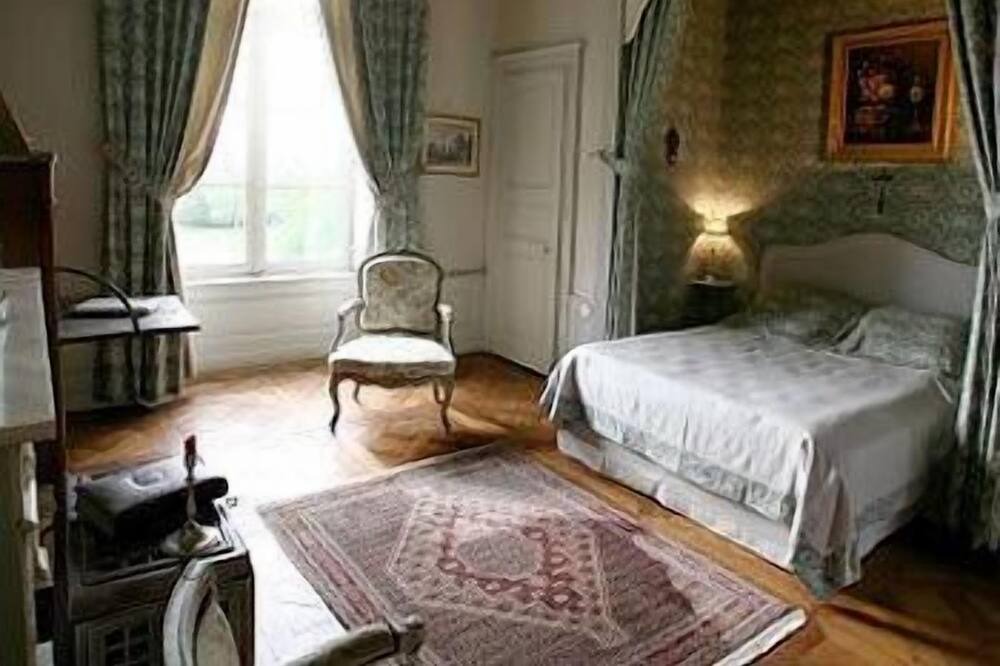 Photo of Bedroom in Sens-Beaujeu