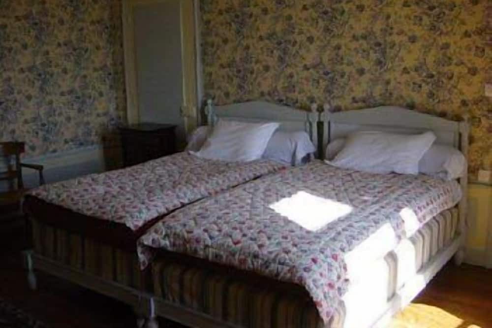 Photo of Bedroom in Sens-Beaujeu