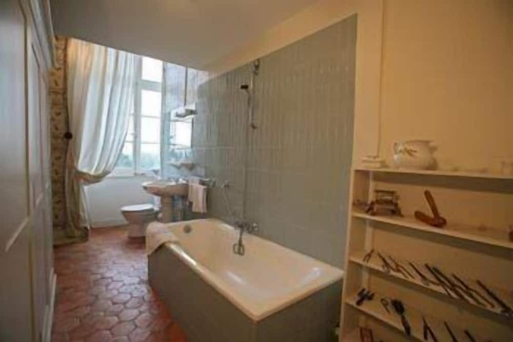 Photo of Bathroom in Sens-Beaujeu