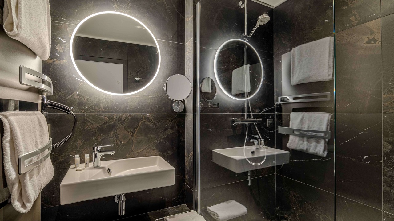 Photo of Bathroom in Caen City Centre