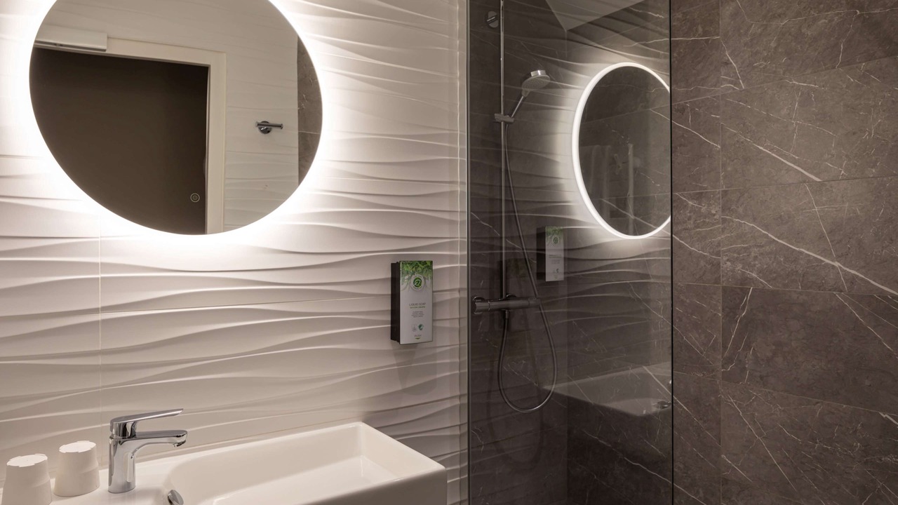 Photo of Bathroom in Caen City Centre