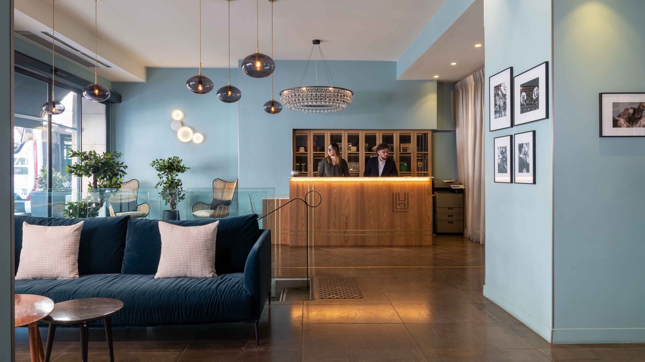 Photo of Others in Vivienne