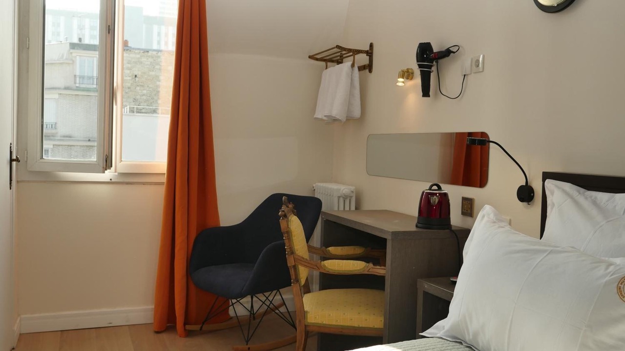 Photo of Bedroom in 13th Arrondissement