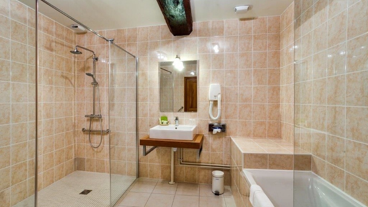 Photo of Bathroom in Beaune