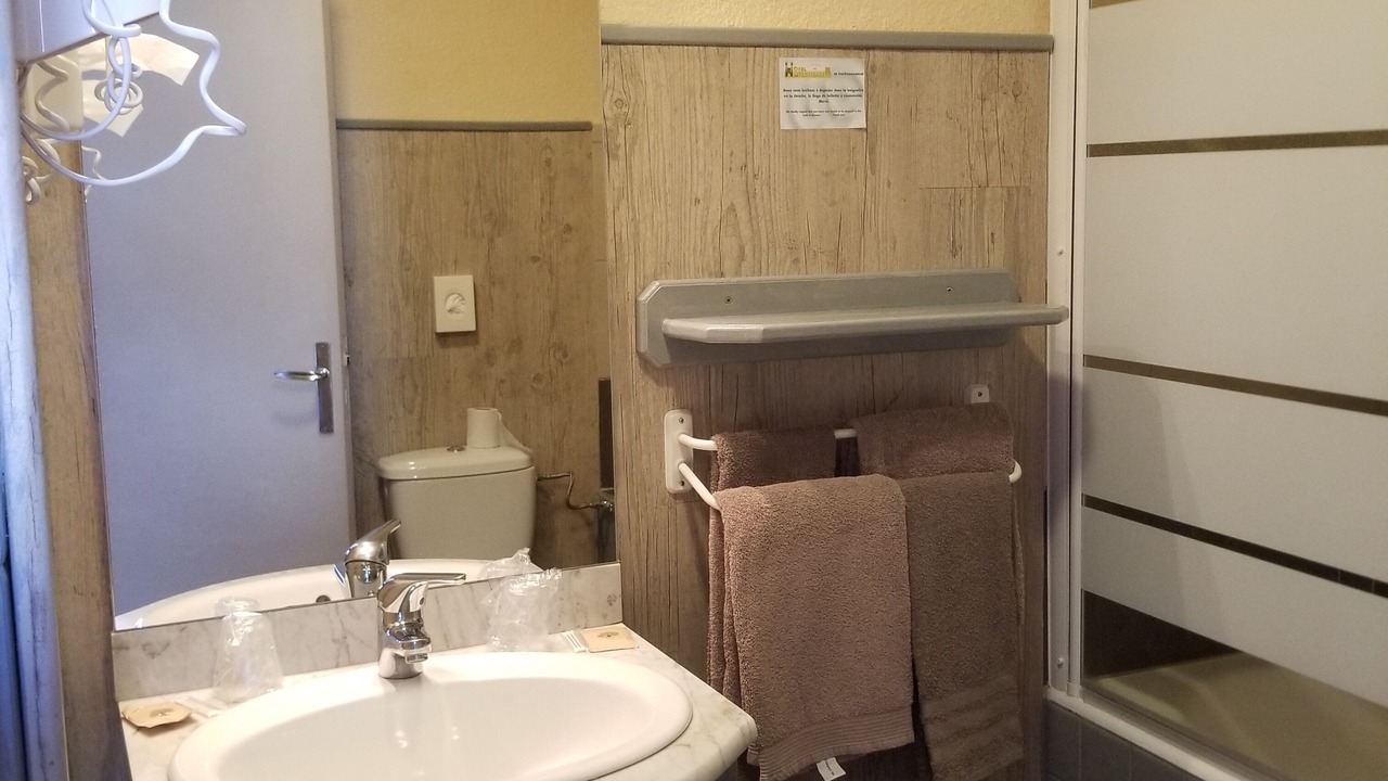 Photo of Bathroom in Manosque