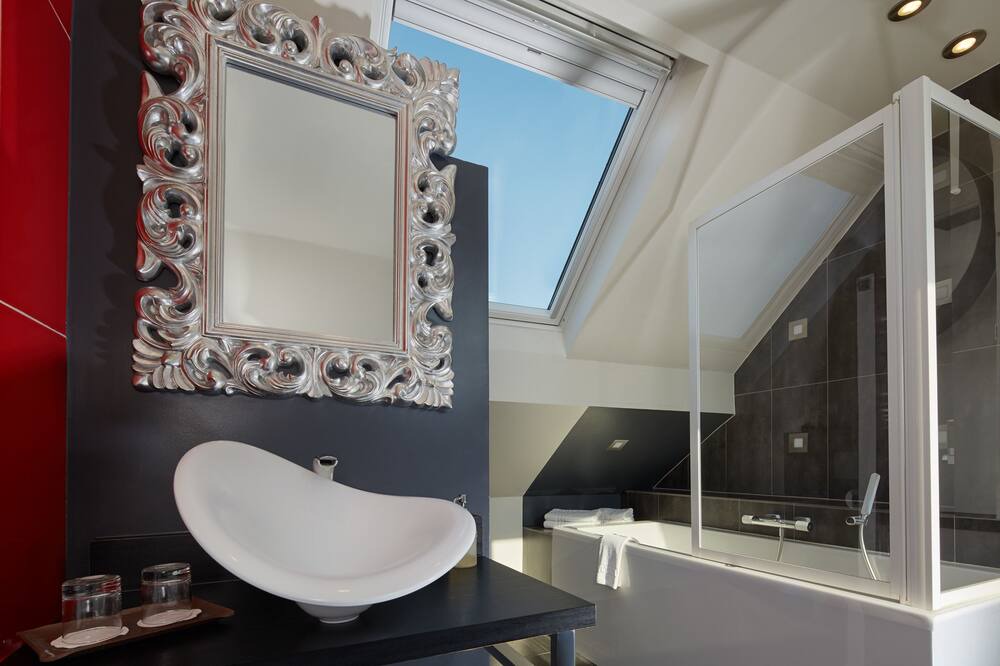 Photo of Bedroom in Arts-et-Metiers