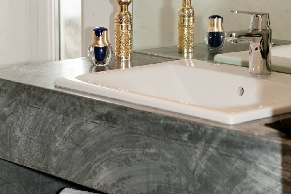Photo of Bathroom in Arts-et-Metiers